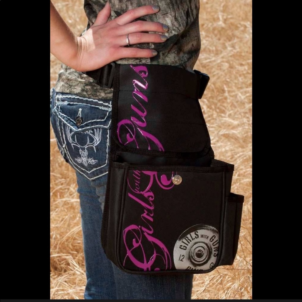 Girls with Guns Shell Pouch